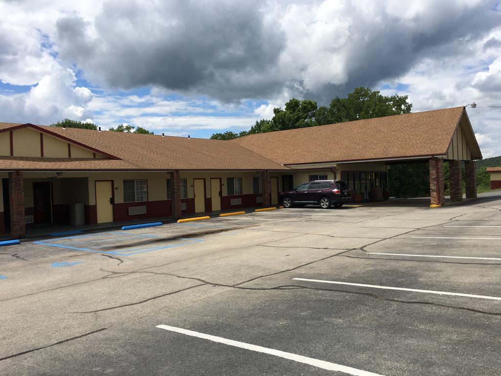 Village Inn Of Hardy Esterno foto