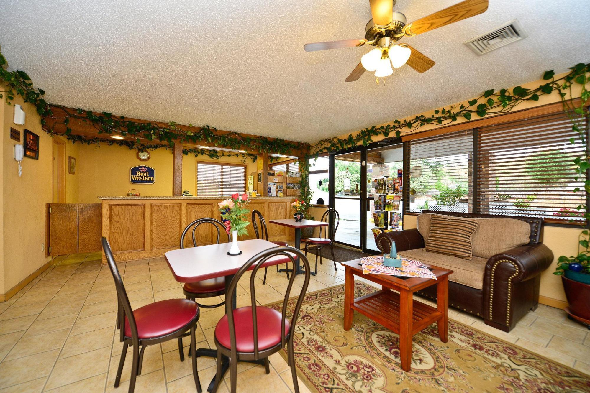 Village Inn Of Hardy Esterno foto
